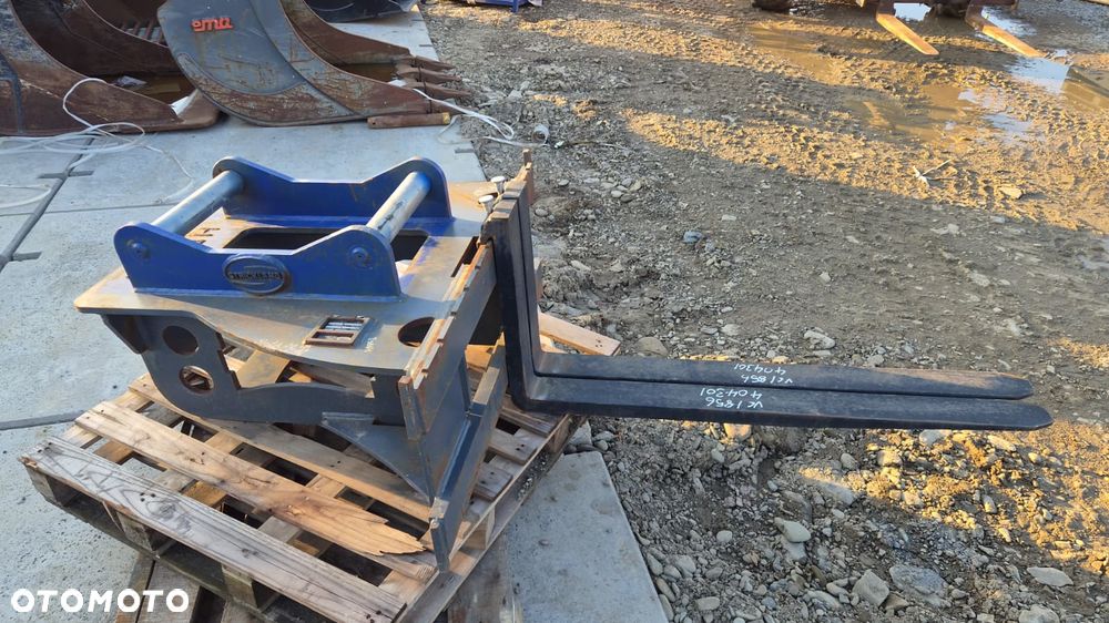 Widły do koparki Strickland złącze S60 Volvo Hitachi paleciak - 2