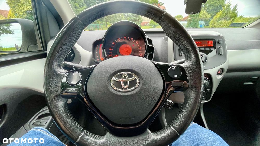 Toyota Aygo x-play - 26