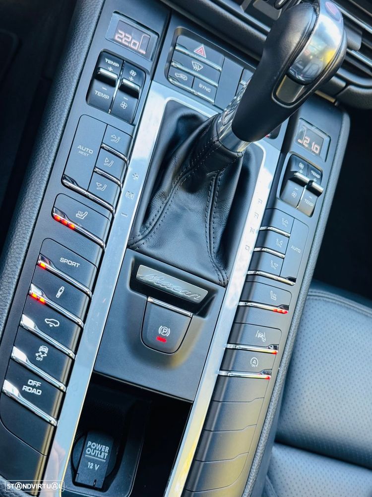 Porsche Macan S - 40