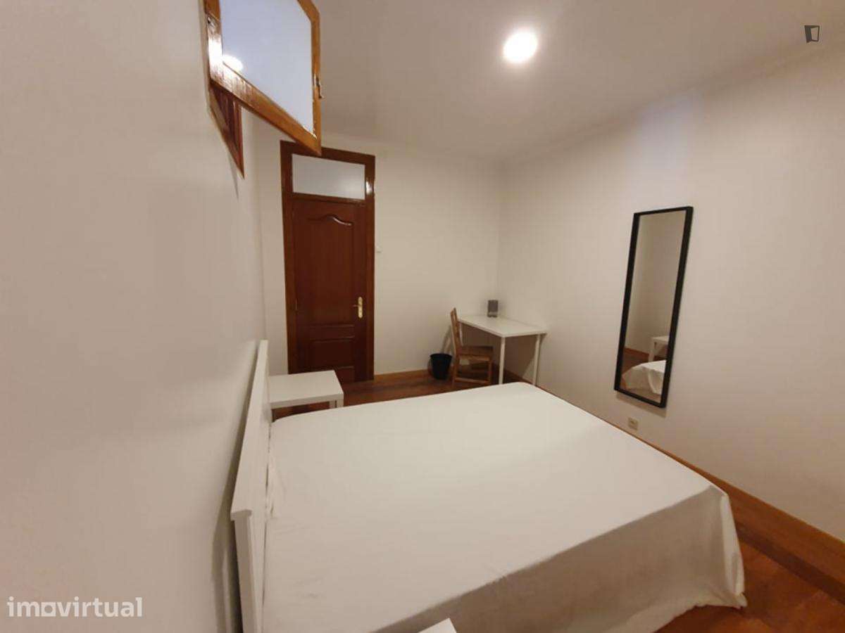 Quarto - localizado em Anjos Lisbon - Grande imagem: 2/9