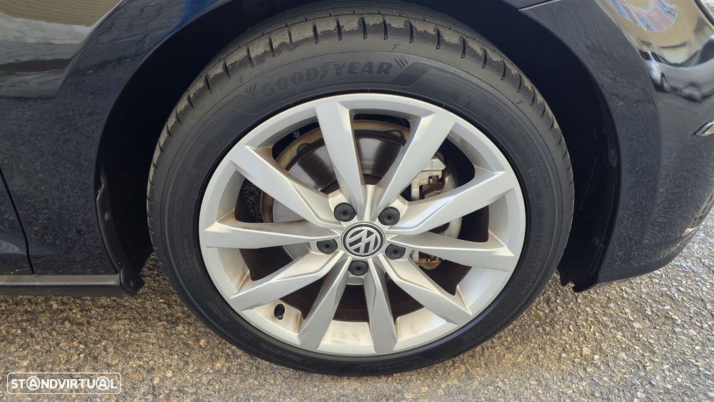 VW Golf Variant 1.6 TDi Highline DSG - 29