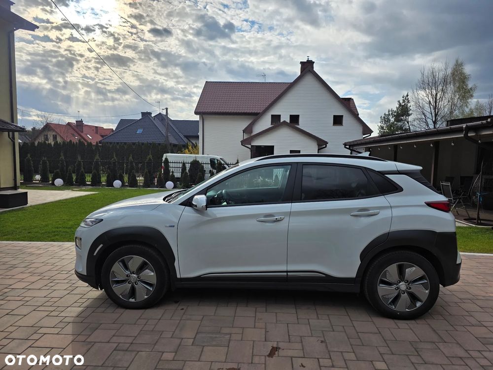 Hyundai Kona 64kWh Executive - 4
