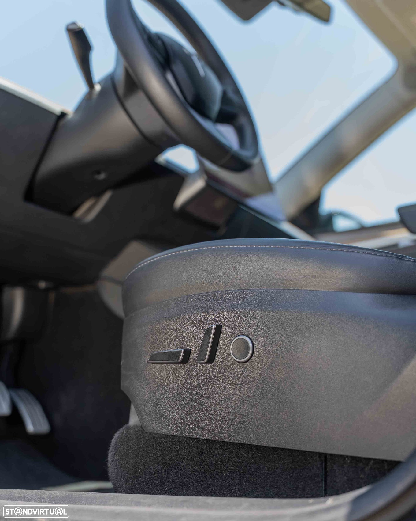 Tesla Model Y Performance Dual Motor AWD - 23