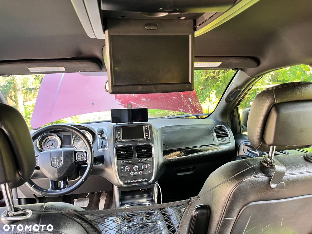 Dodge Grand Caravan - 8