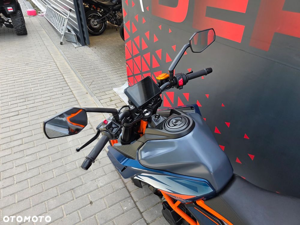 KTM Duke 390 - 18