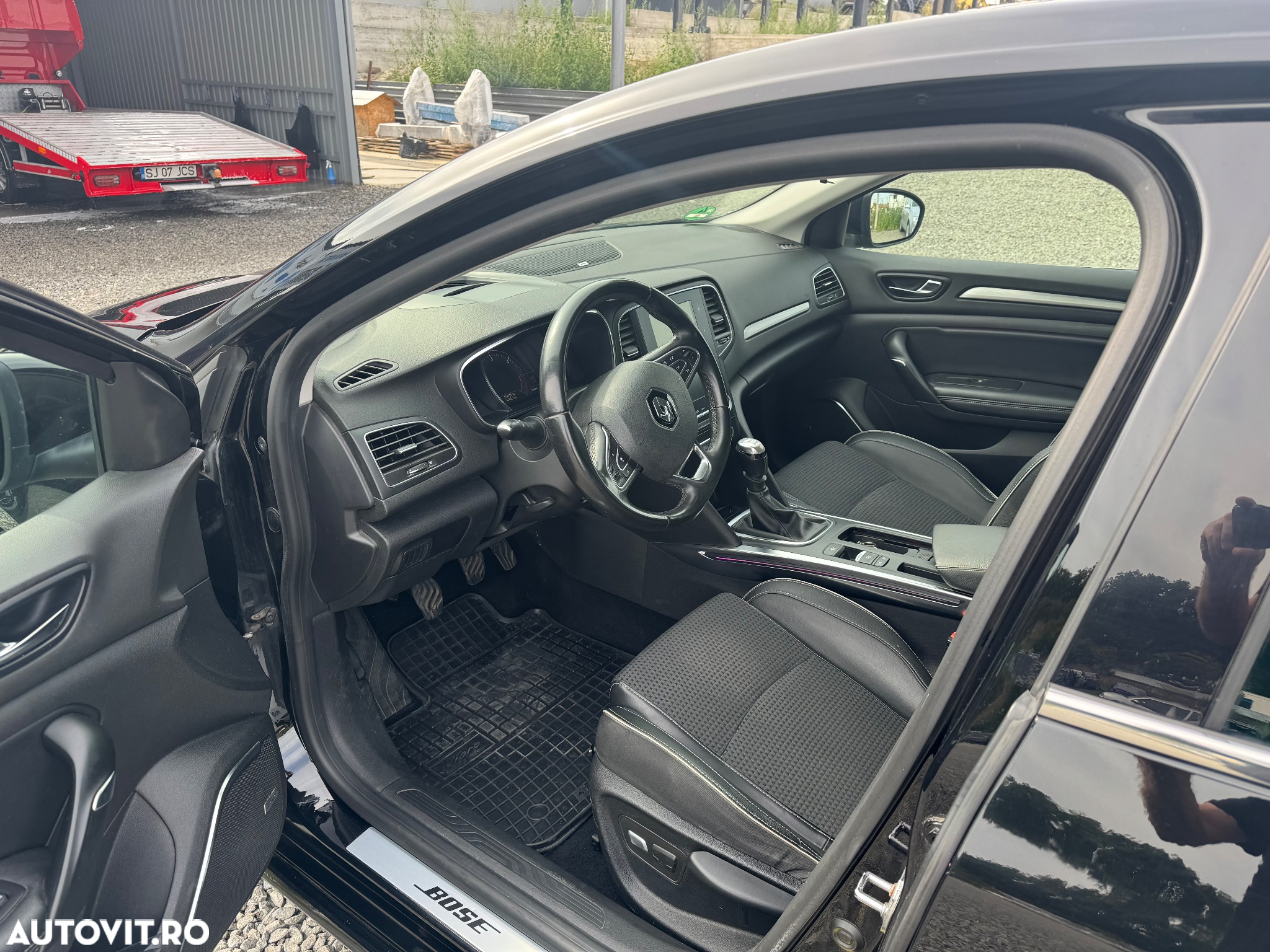 Renault Megane ENERGY dCi 130 BOSE EDITION - 8
