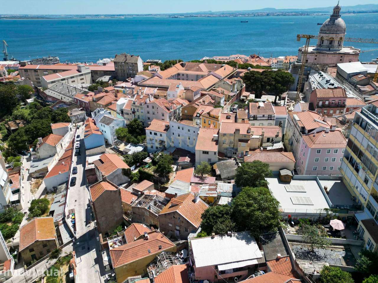 Moradia T1 para Remodelação em Zona Histórica de Lisboa - Grande imagem: 5/13