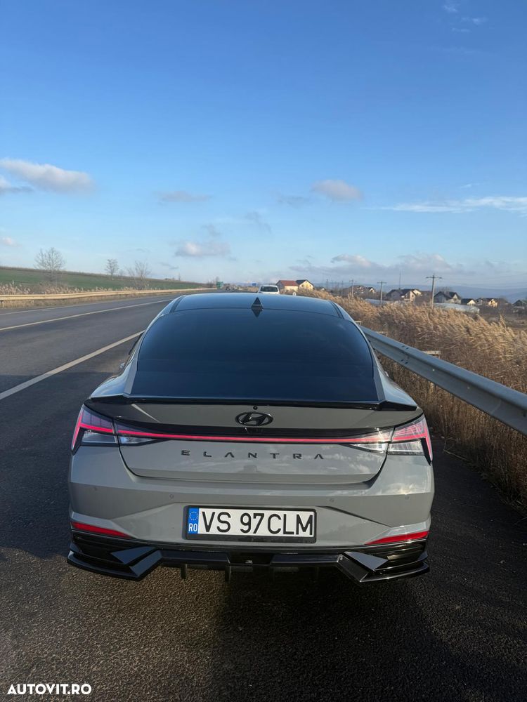 Hyundai Elantra 1.6 l 123 CP CVT Exclusive Navi - 8