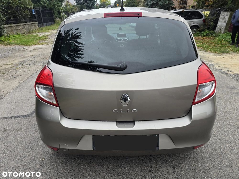 Renault Clio 1.2 16V 75 Expression - 4