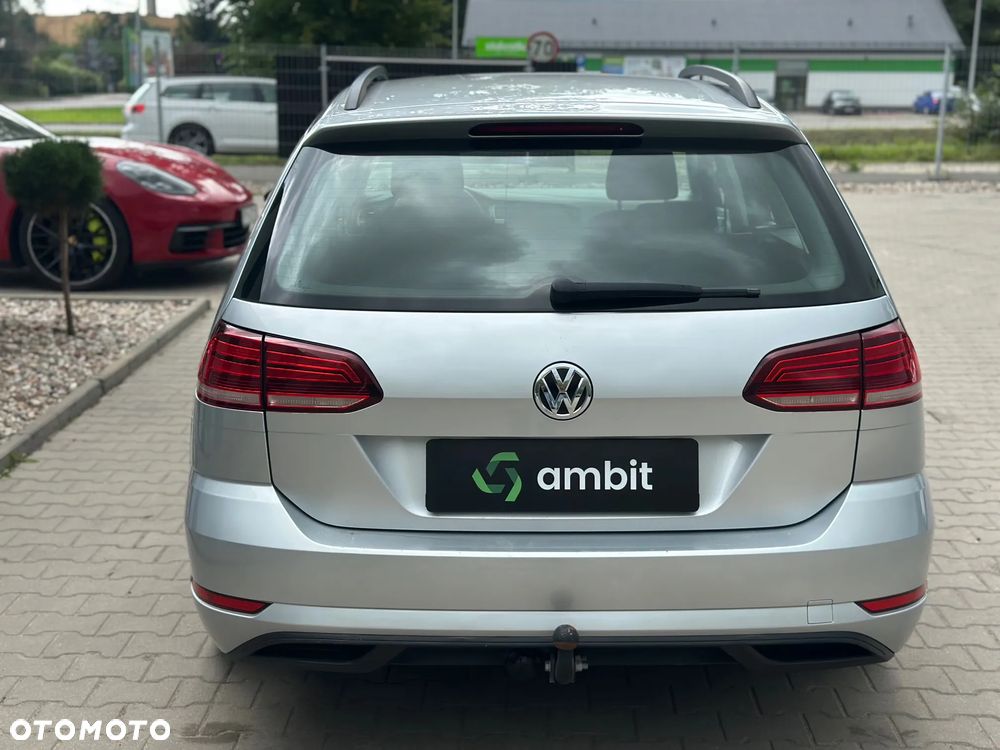 Volkswagen Golf - 8