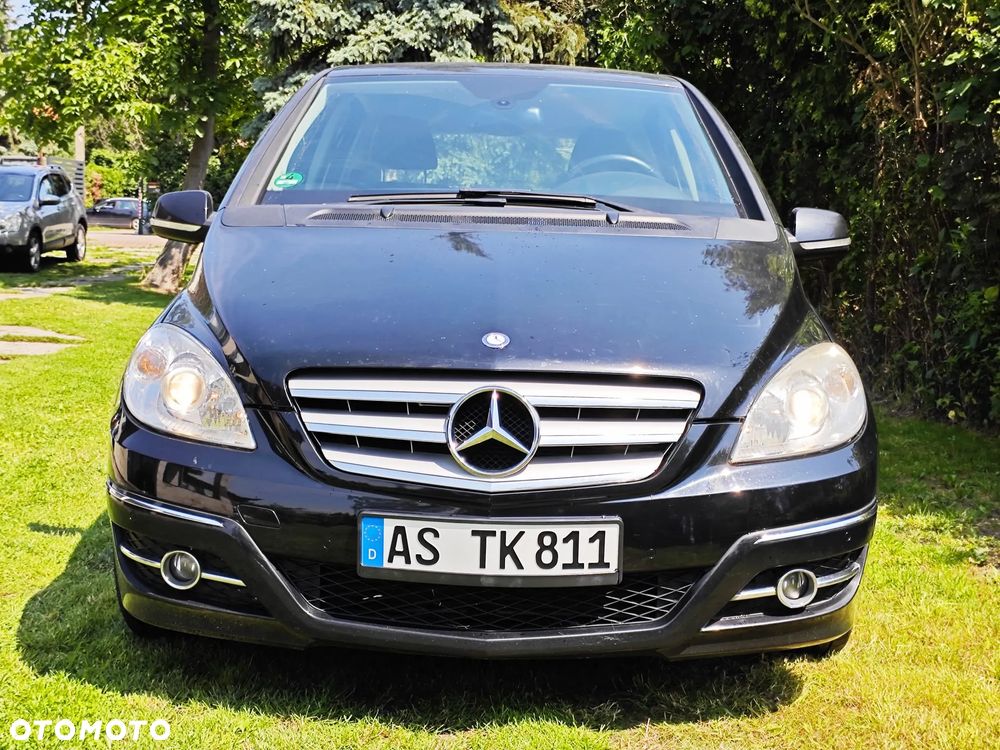 Mercedes-Benz B-Class 2010 photo 2