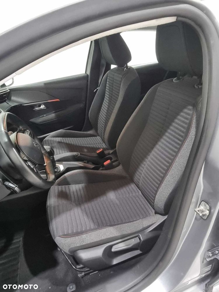 Peugeot 208 - 26