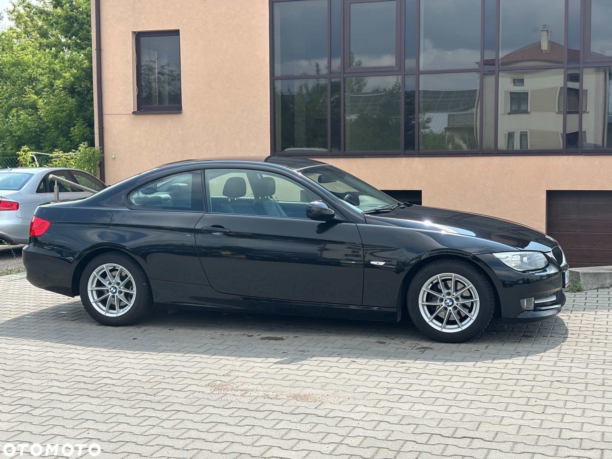 BMW Seria 3 318i Coupe - 11