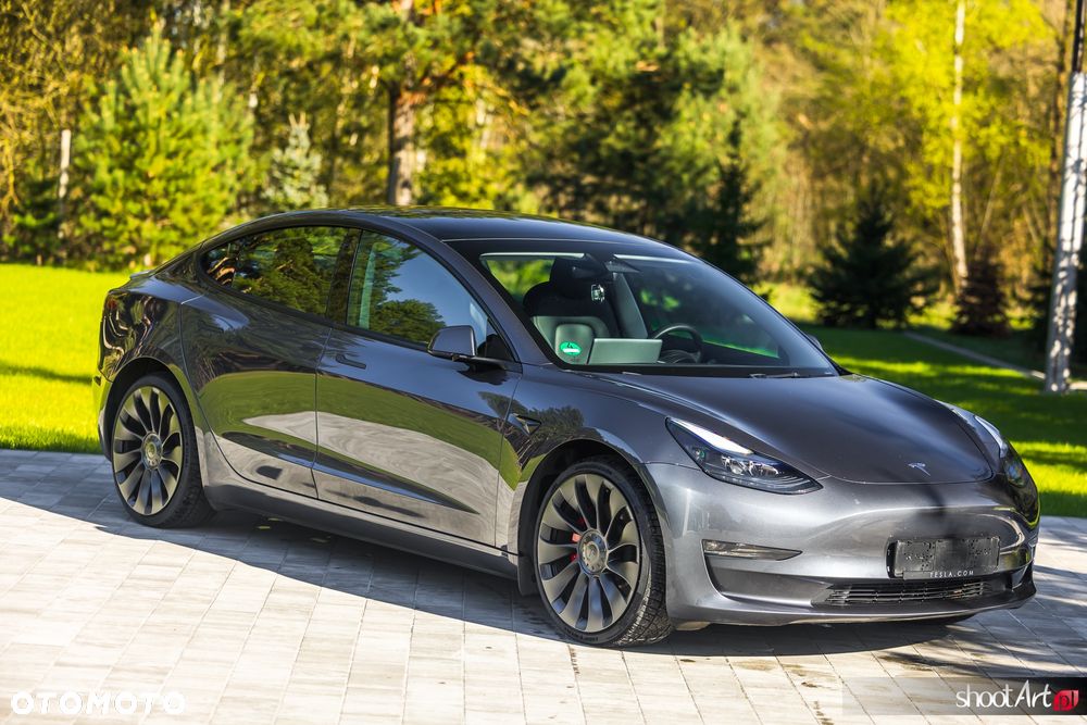 Tesla Model 3 - 3
