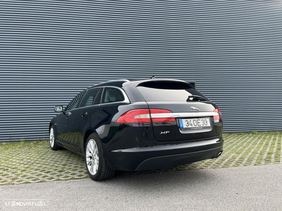 Jaguar XF Sportbrake 2.2 D Premium Luxury - 4