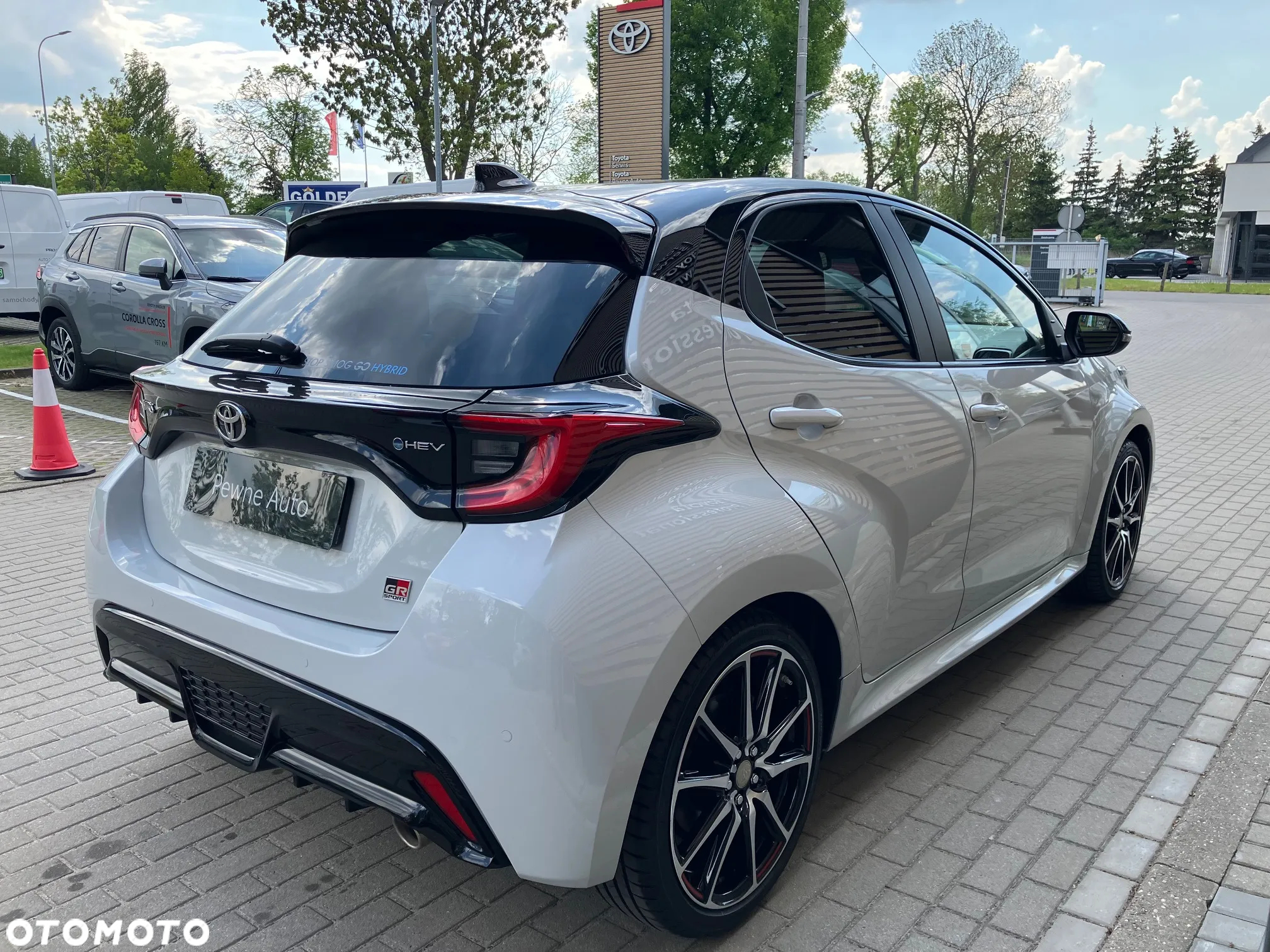 Toyota Yaris Hybrid 1.5 GR Sport - 10