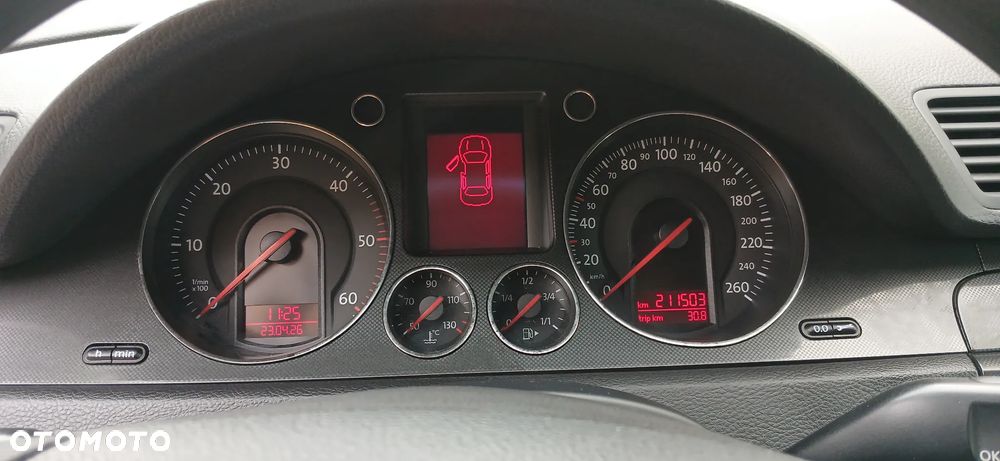 Volkswagen Passat - 13