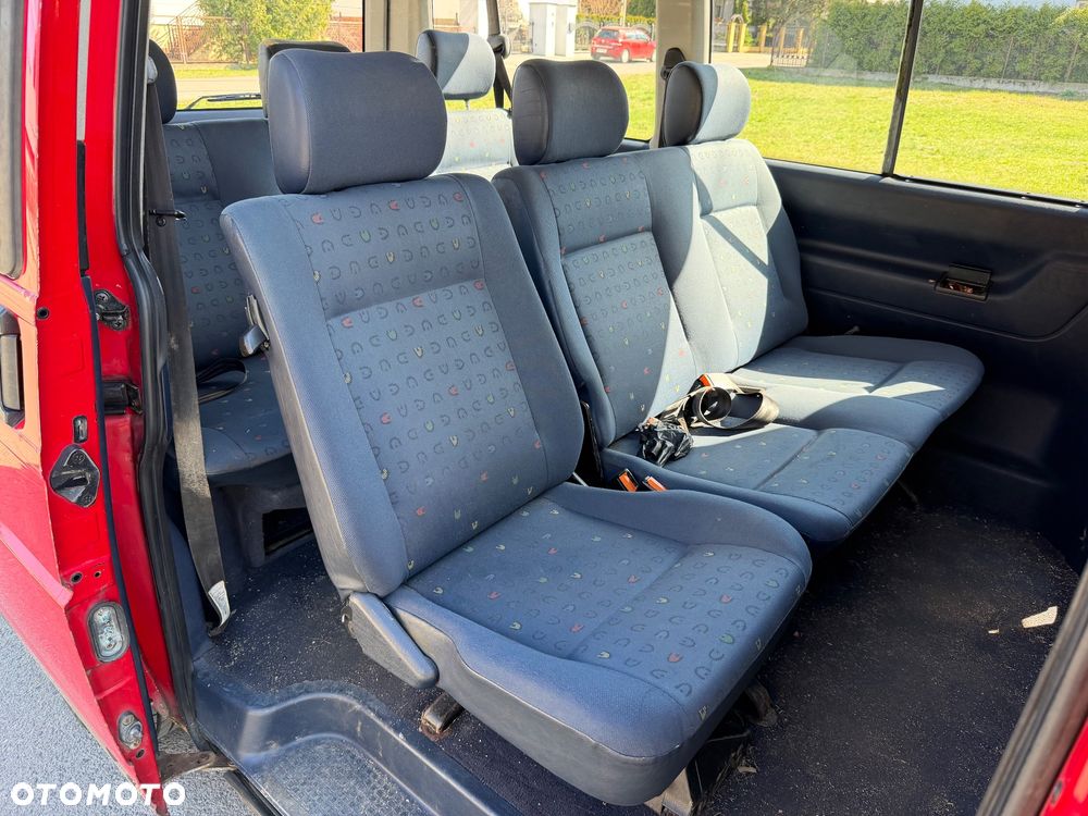 Volkswagen Caravelle Basis / CL - 12