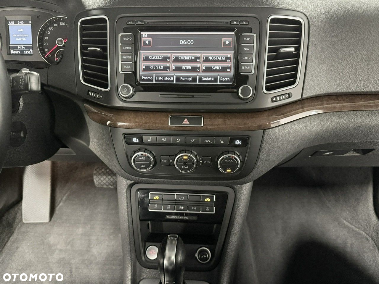 Volkswagen Sharan 2.0 TDI DSG BlueMotion Technology Highline - 32