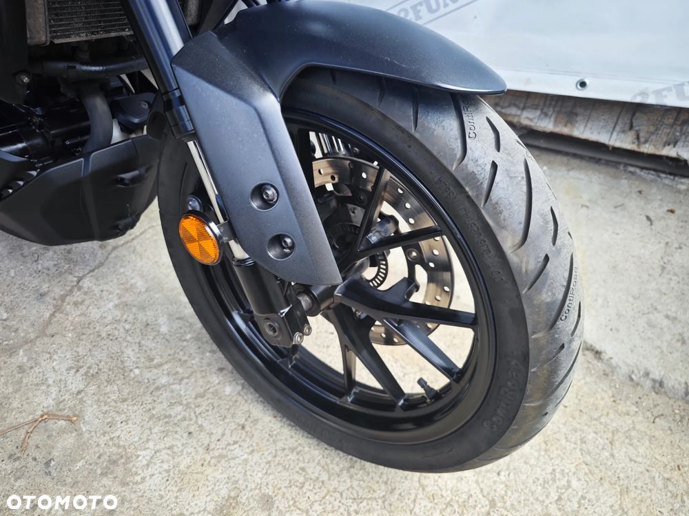Yamaha MT - 8