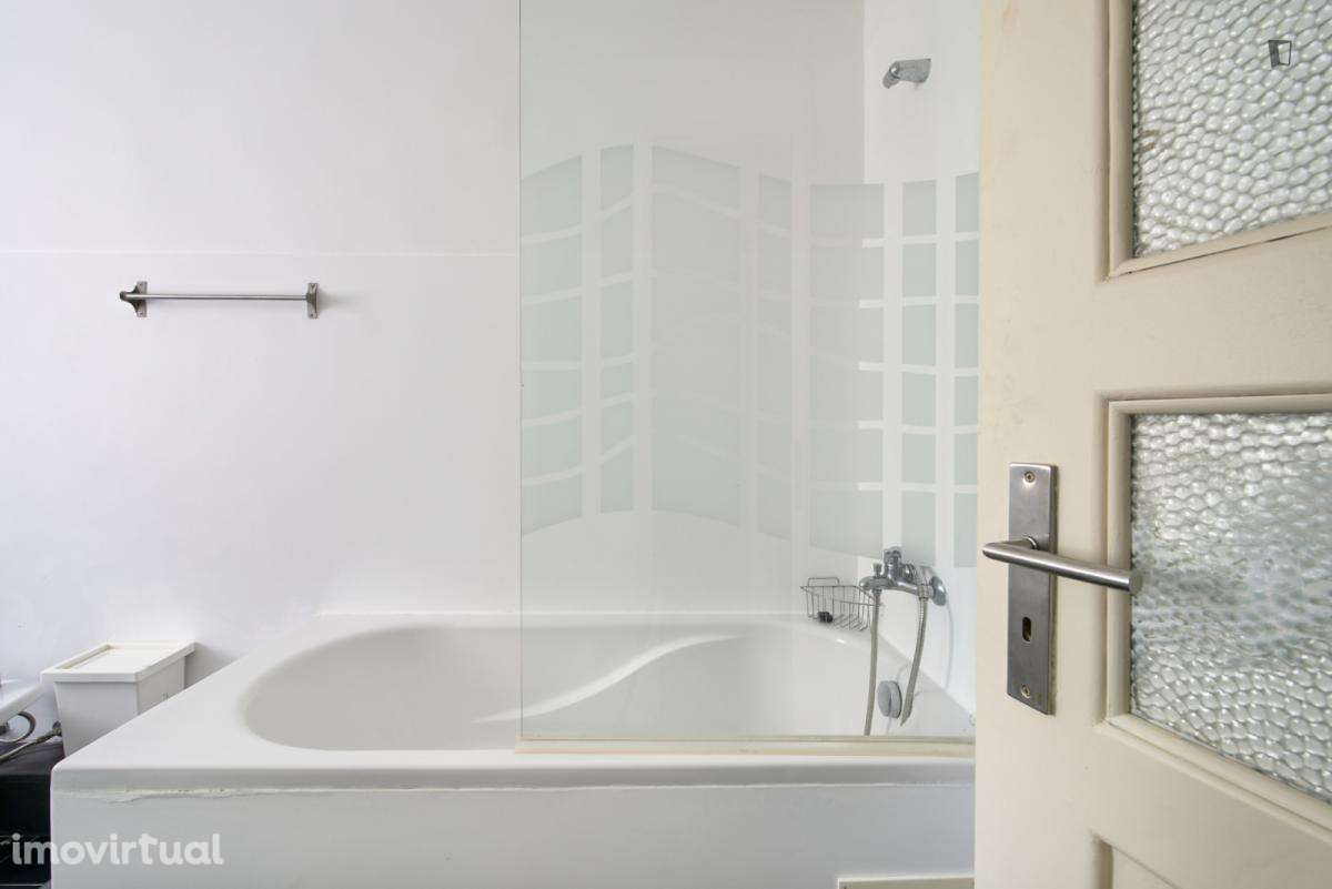 Quarto - localizado em Alameda Lisbon - Grande imagem: 4/51