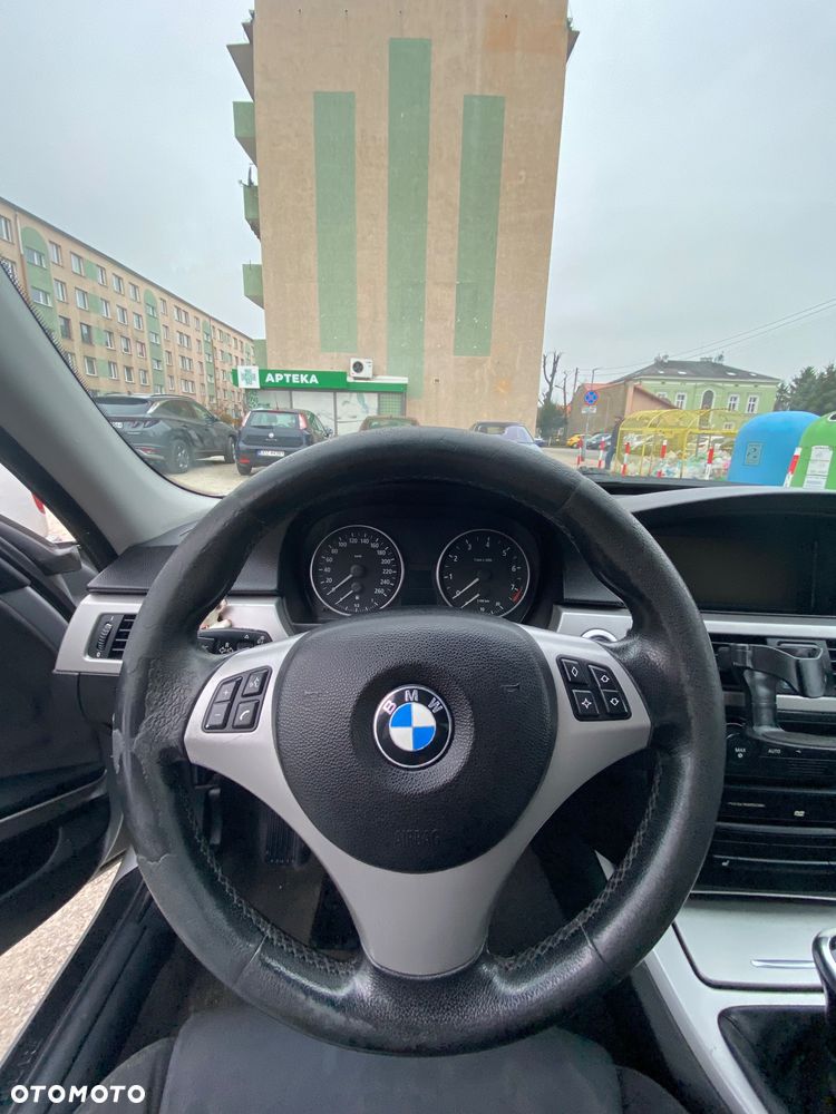 BMW Seria 3 325i - 10