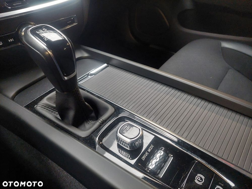 Volvo V60 D3 Momentum - 25
