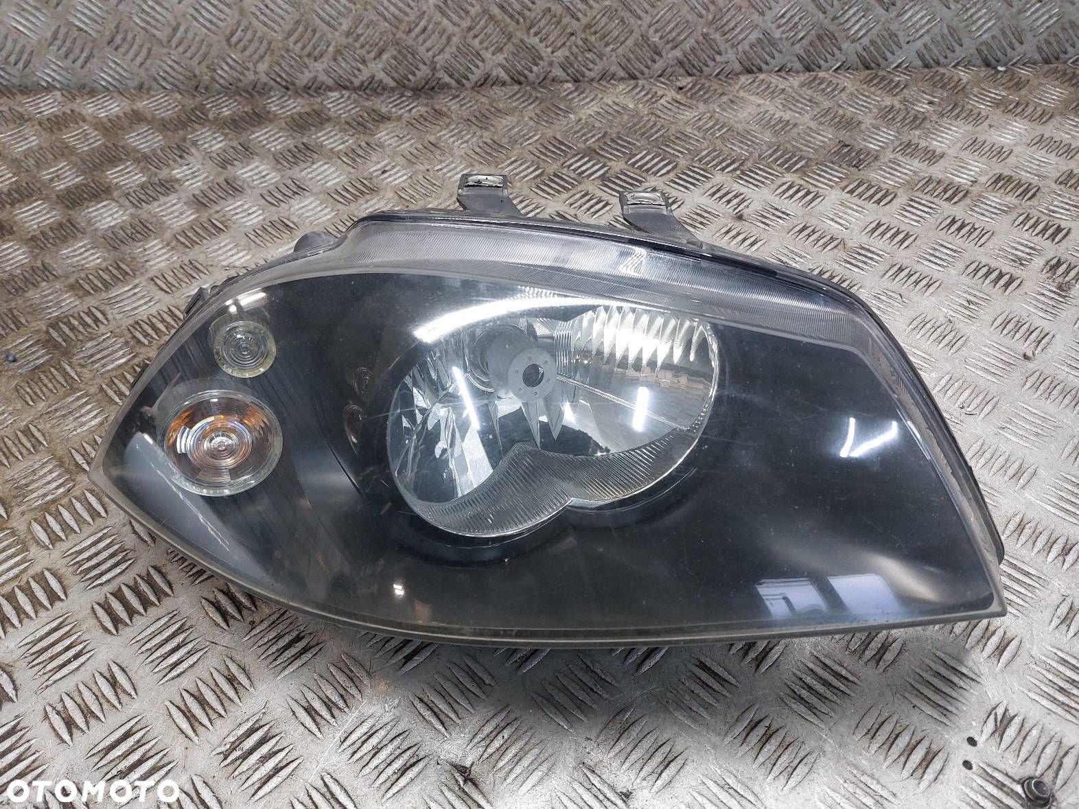 LAMPA PRAWY PRZÓD SEAT CORDOBA II IBIZA III EU EUROPA - 1
