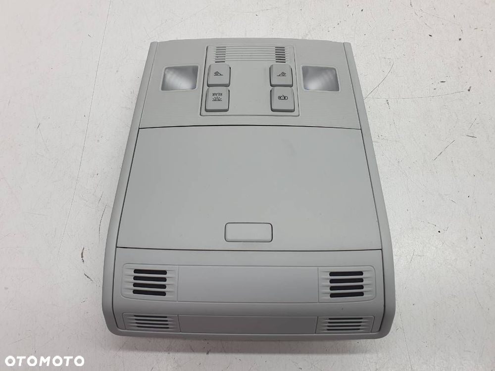 LAMPKA PODSUFITKI OŚWIETLENIE WNĘTRZA VW GOLF VII 5G0868837 3B0035711B - 1