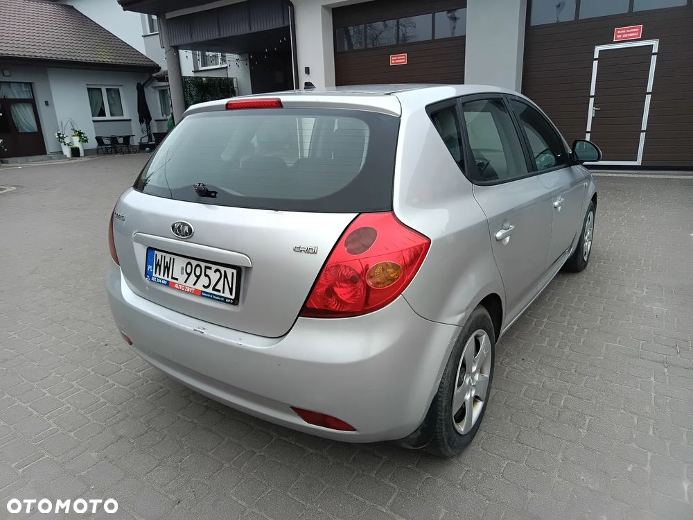 Kia Ceed 2.0 crdi Comfort + - 21