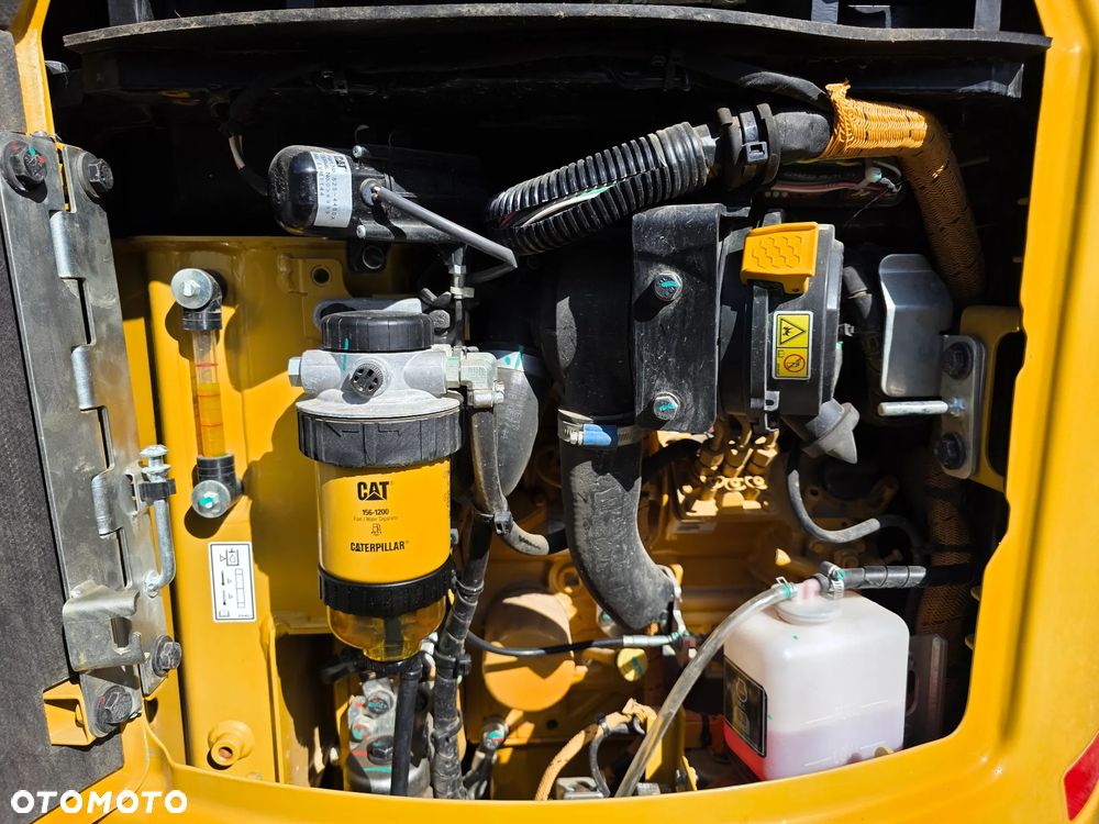 Caterpillar 301.8 (500 mth) jak nowa! 2023 ROK / 3 łyżki / rozsuwane podwozie - 24