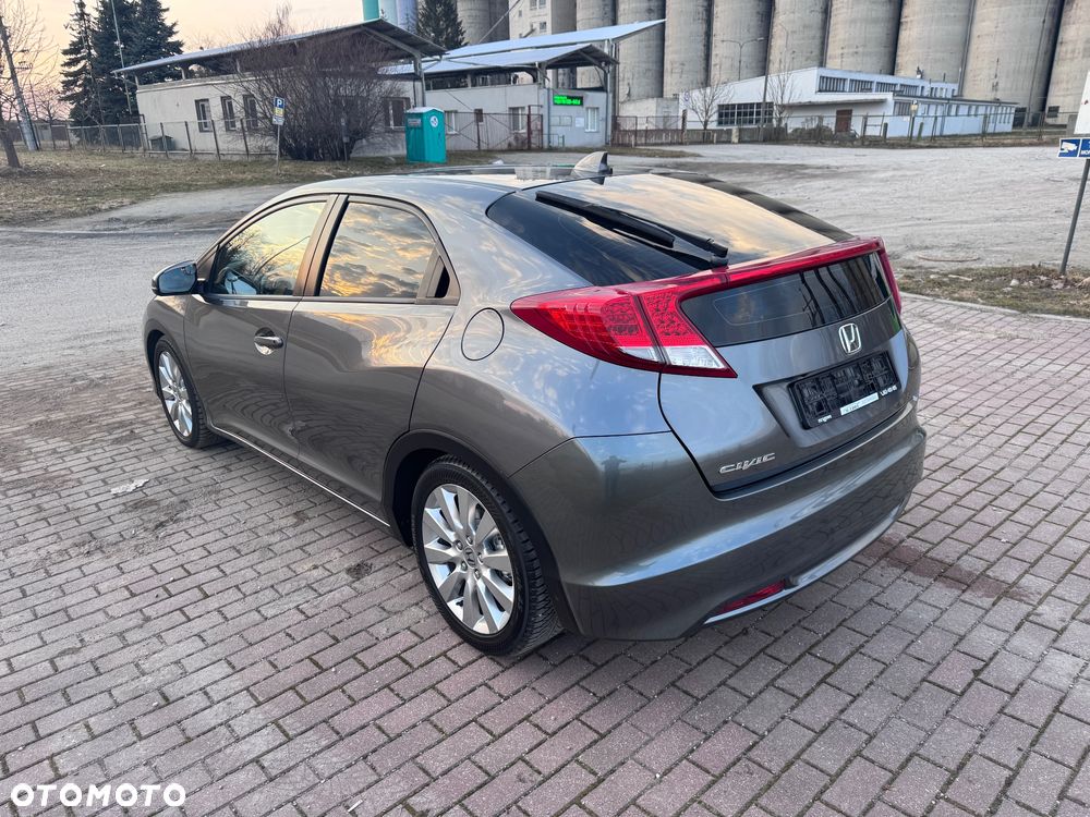 Honda Civic 1.8 i-VTEC Automatik Executive Black Edition - 5