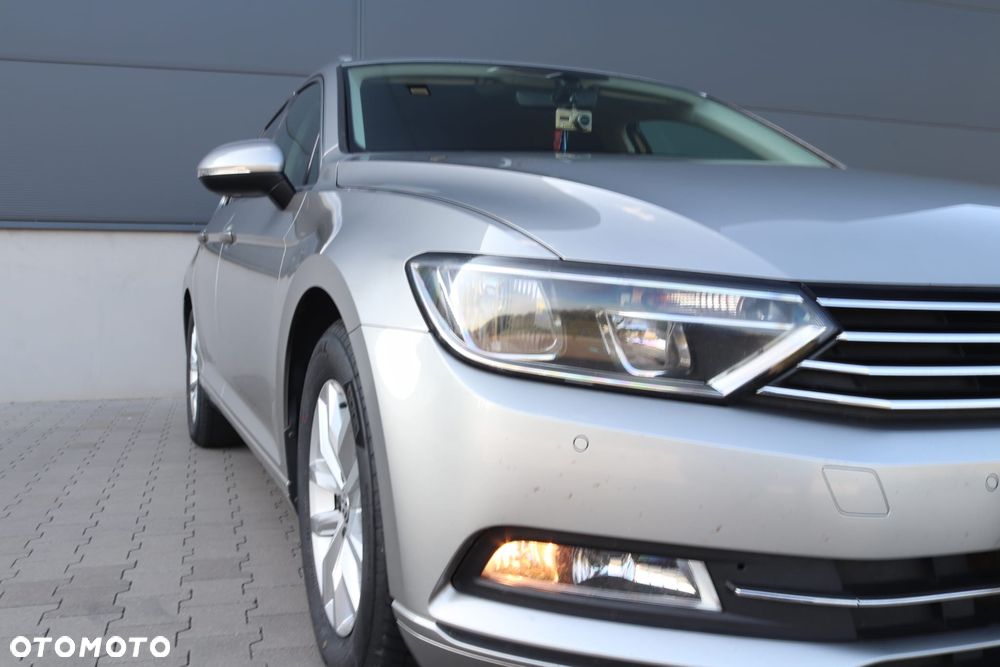 Volkswagen Passat 1.6 TDI BMT Comfortline - 3