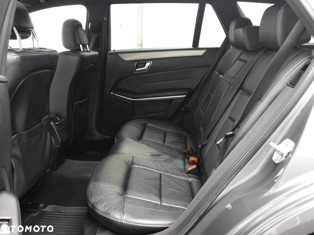 Mercedes-Benz Klasa E ver-220-t-bluetec-blueefficiency-edition-9g--tronic - 22