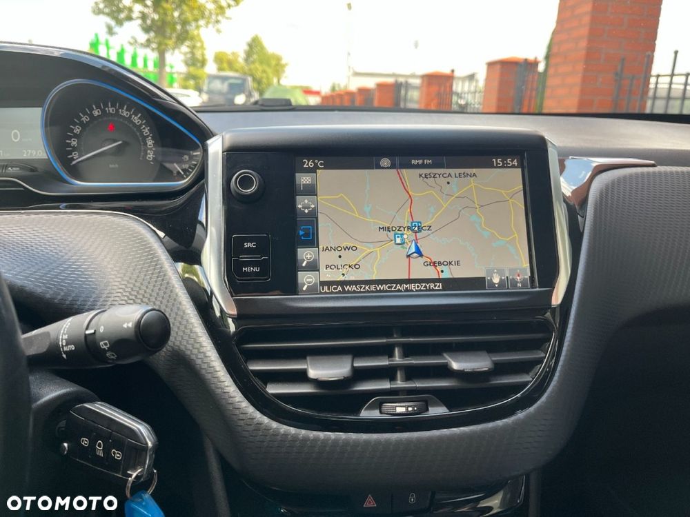 Peugeot 2008 1.6 BlueHDi Allure - 11