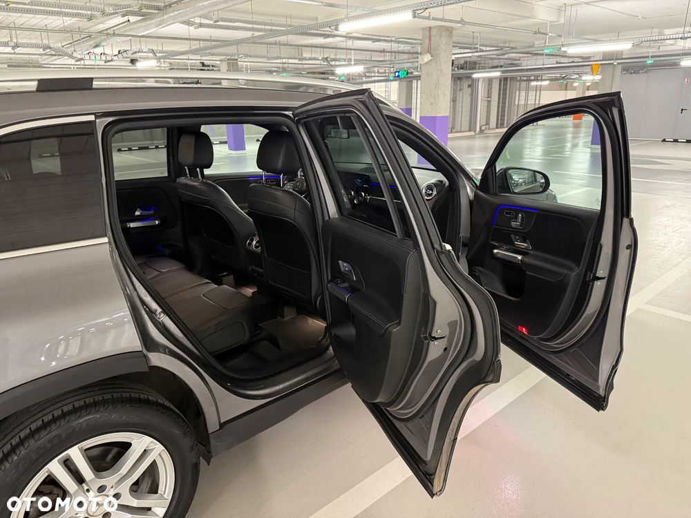 Mercedes-Benz GLB 250 4Matic 8G-DCT - 18