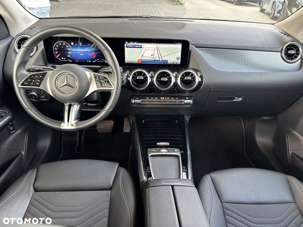 Mercedes-Benz GLA - 17