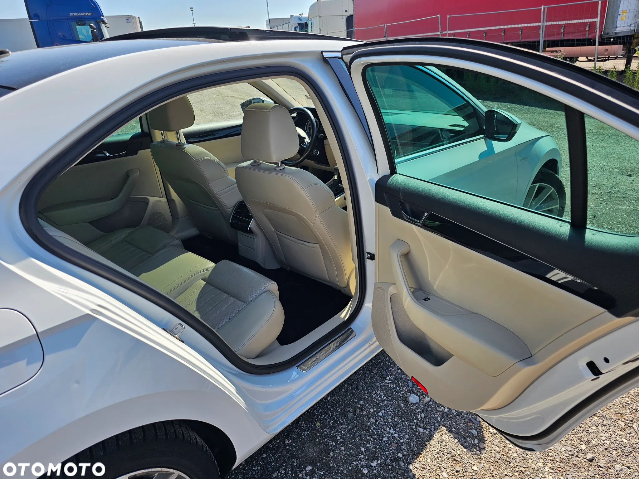 Skoda Superb 2.0 TDI L&K DSG - 15