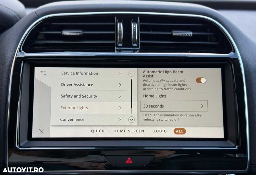 Jaguar XE D200 RWD MHEV R-Dynamic S - 33