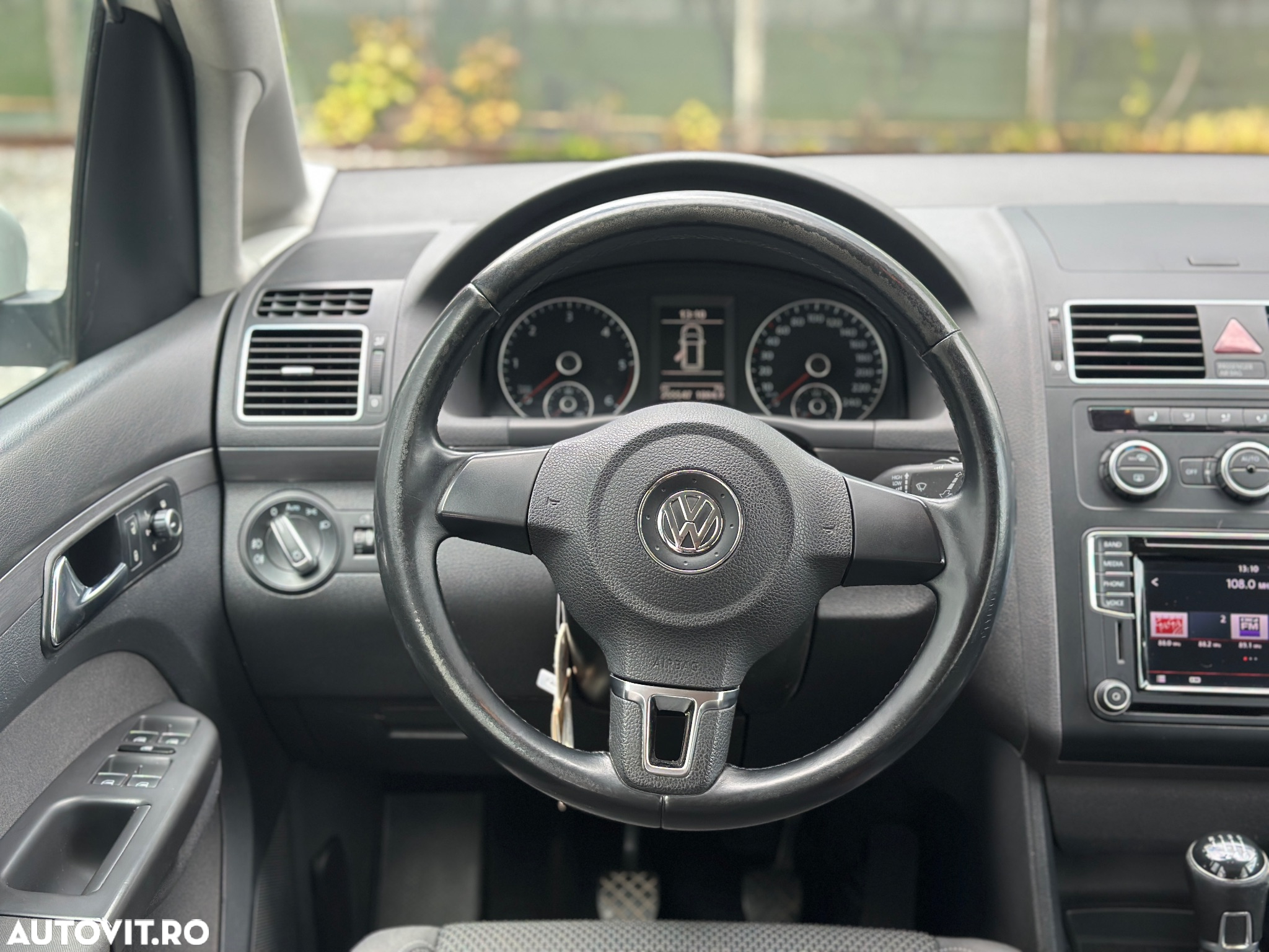 Volkswagen Touran 2.0 TDI BlueMotion Technology Comfortline - 27