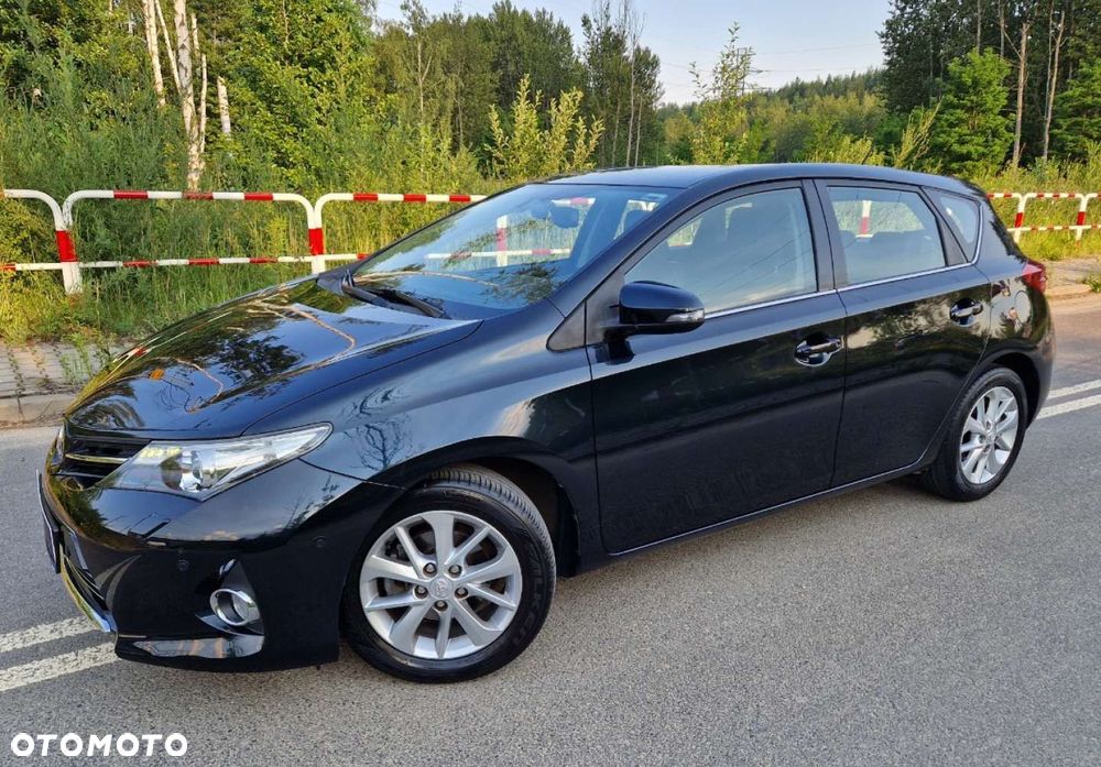 Toyota Auris 1.6 Executive - 3