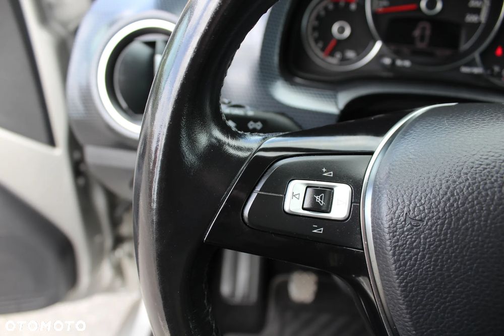 Volkswagen up! black style - 22