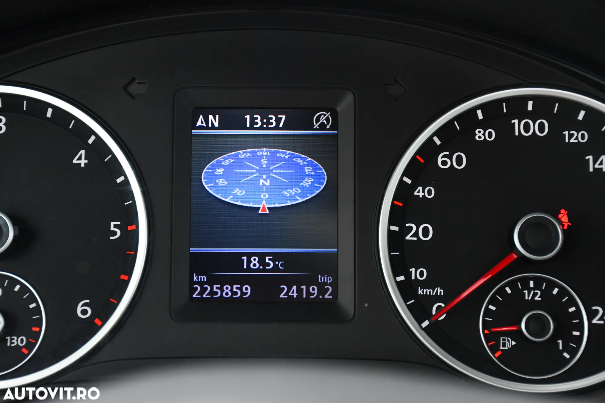 Volkswagen Tiguan 2.0 TDI 4Motion DSG Sport & Style - 25
