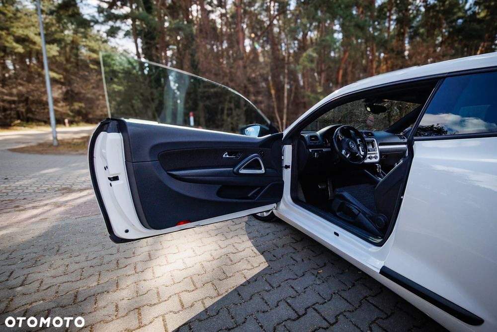 Volkswagen Scirocco 2.0 TDI DSG - 8