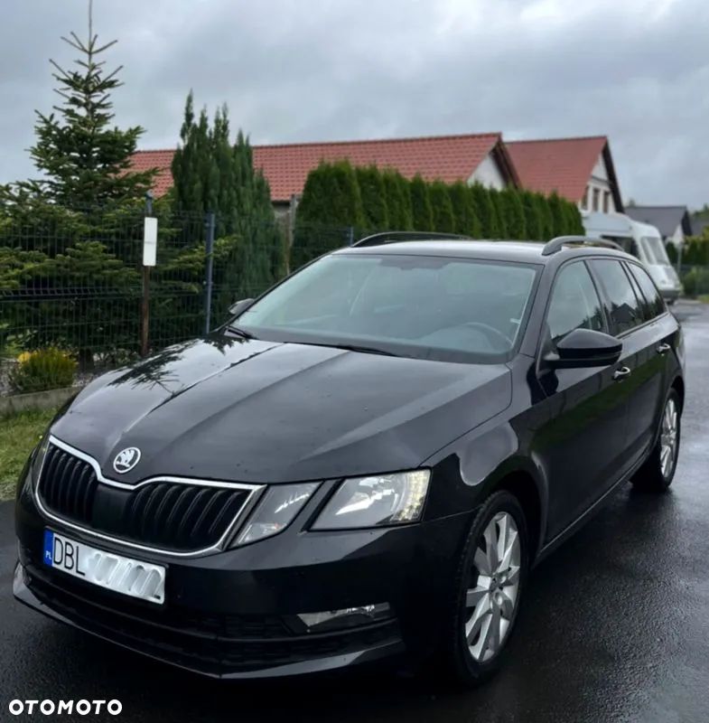 Skoda Octavia 2.0 TDI Elegance DSG - 1
