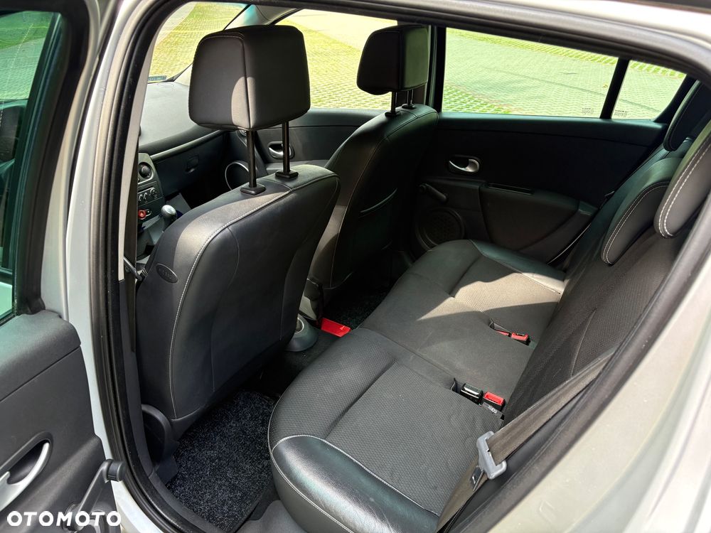 Renault Clio - 12