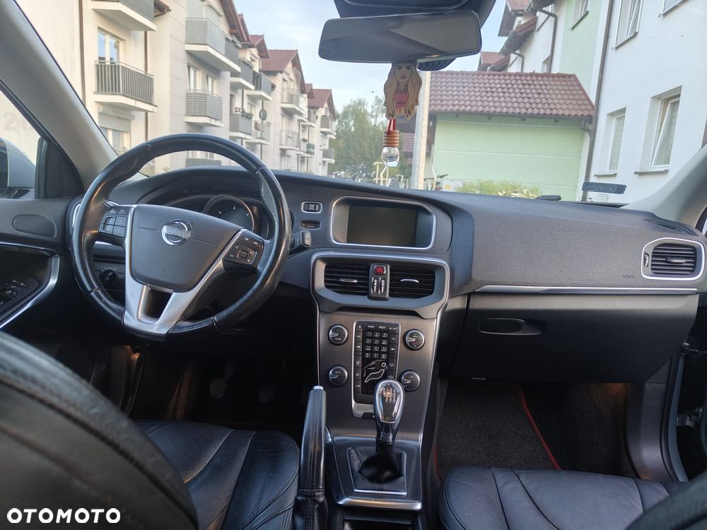 Volvo V40 D2 Momentum - 16
