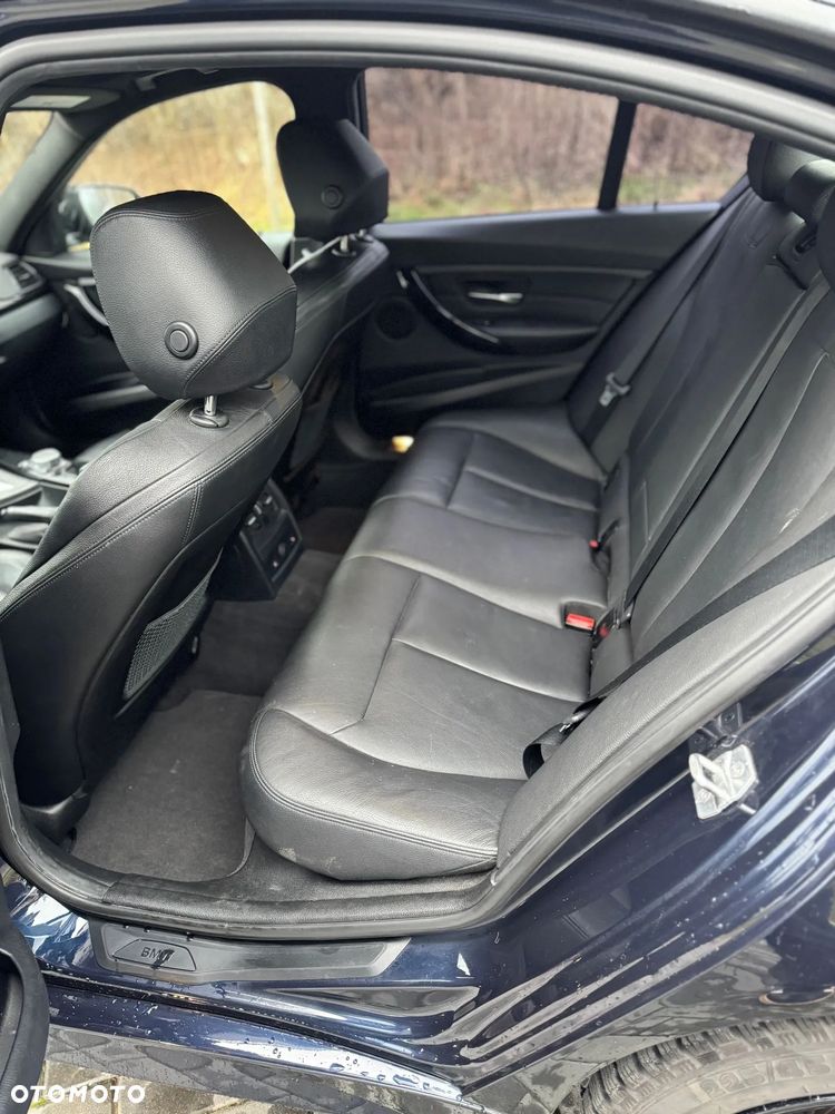 BMW Seria 3 328i xDrive Sport-Aut Luxury Line - 19