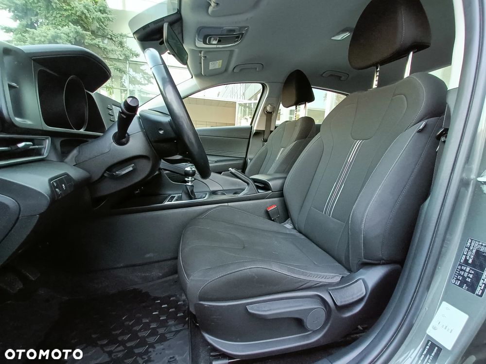 Hyundai Elantra 1.6 Smart - 11