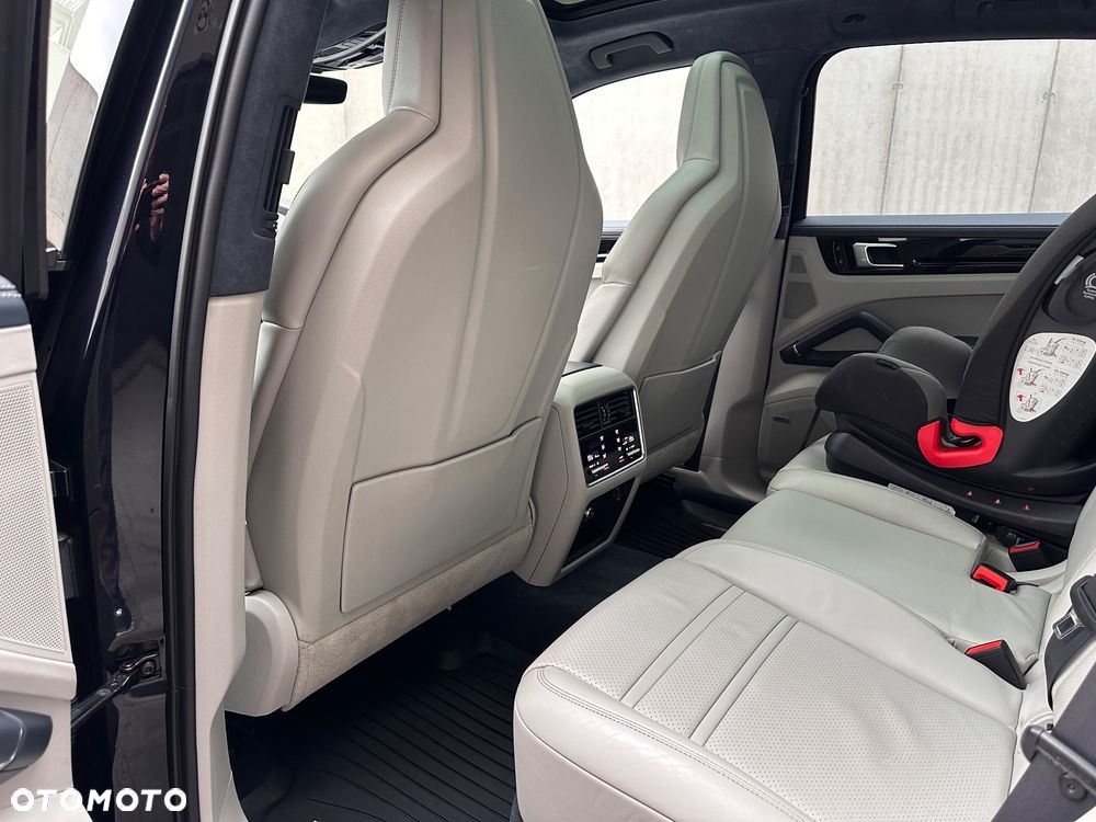 Porsche Cayenne Standard - 31